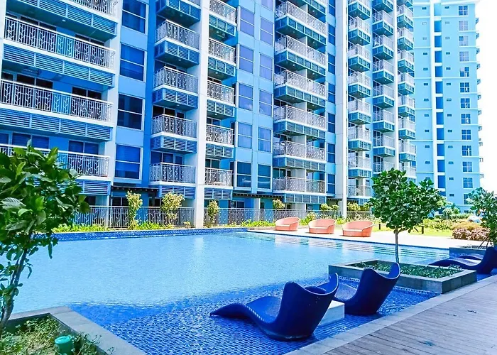 Cozy 1br Near Solaire, Okada, Mall Of Manila