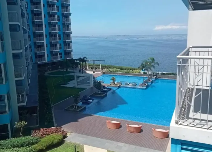 Cozy 1br Near Solaire, Okada, Mall Of Manila