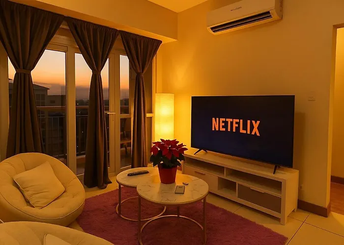 Cozy 1br Near Solaire, Okada, Mall Of *