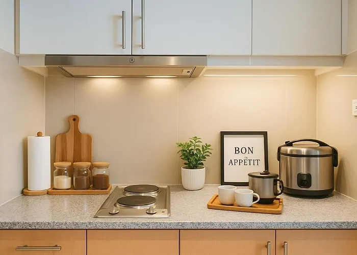 Cozy 1br Near Solaire, Okada, Mall Of *